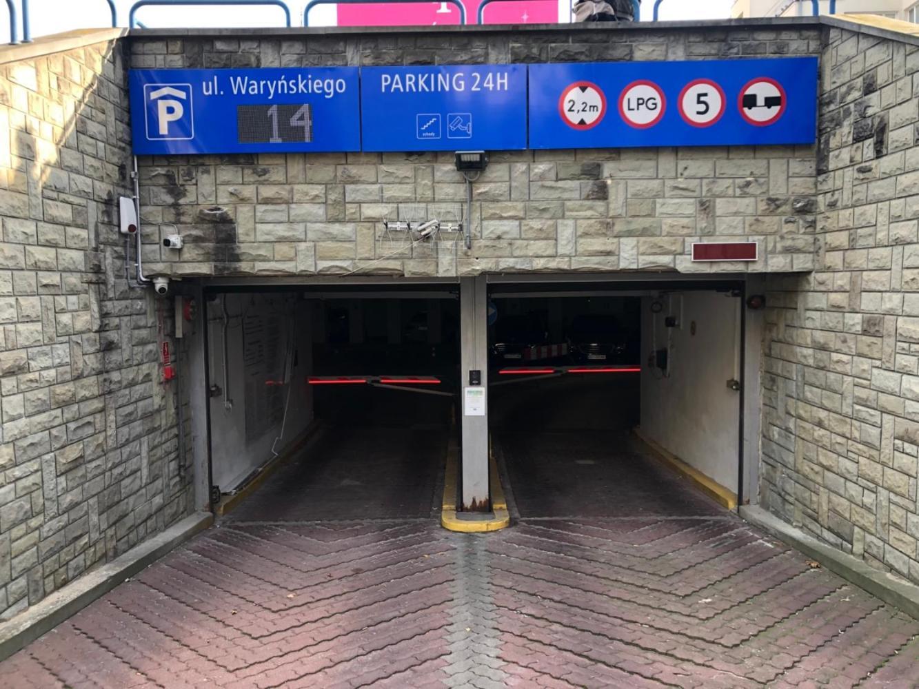 Plac Konstytucji 6 Grey - Bezplatny Garaz Podziemny - Free Parking - Apartament Dla 4 Osob Varşovia Exterior foto