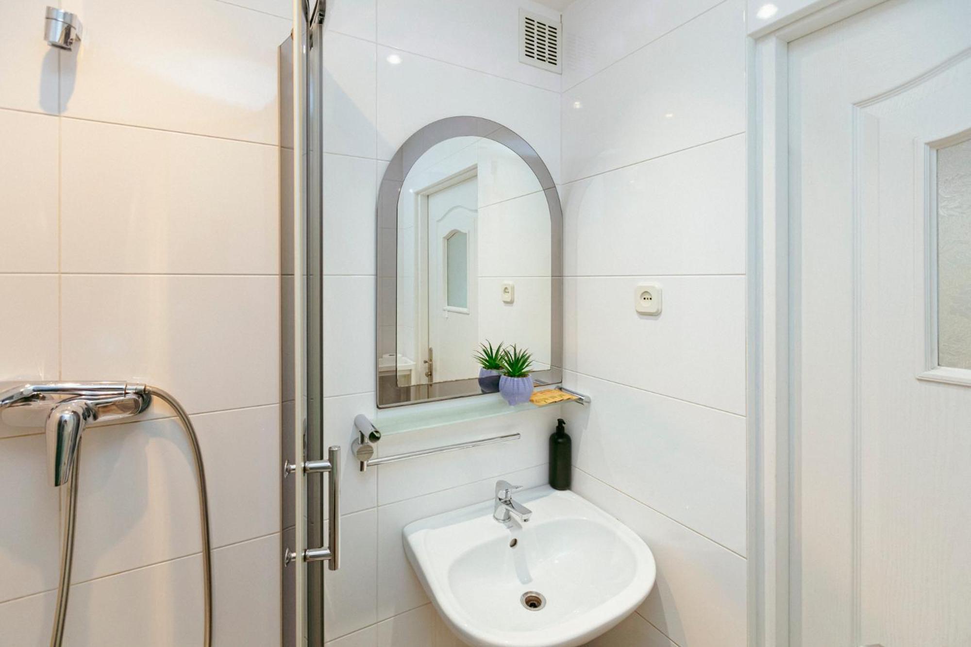 Plac Konstytucji 6 Grey - Bezplatny Garaz Podziemny - Free Parking - Apartament Dla 4 Osob Varşovia Exterior foto